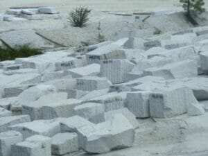 granite boulders images - block of granites in quarry